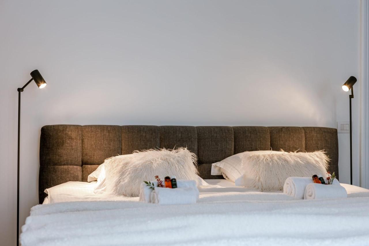 Beautiful Luxurious Mansion With Several Terraces 코르트레이크 외부 사진