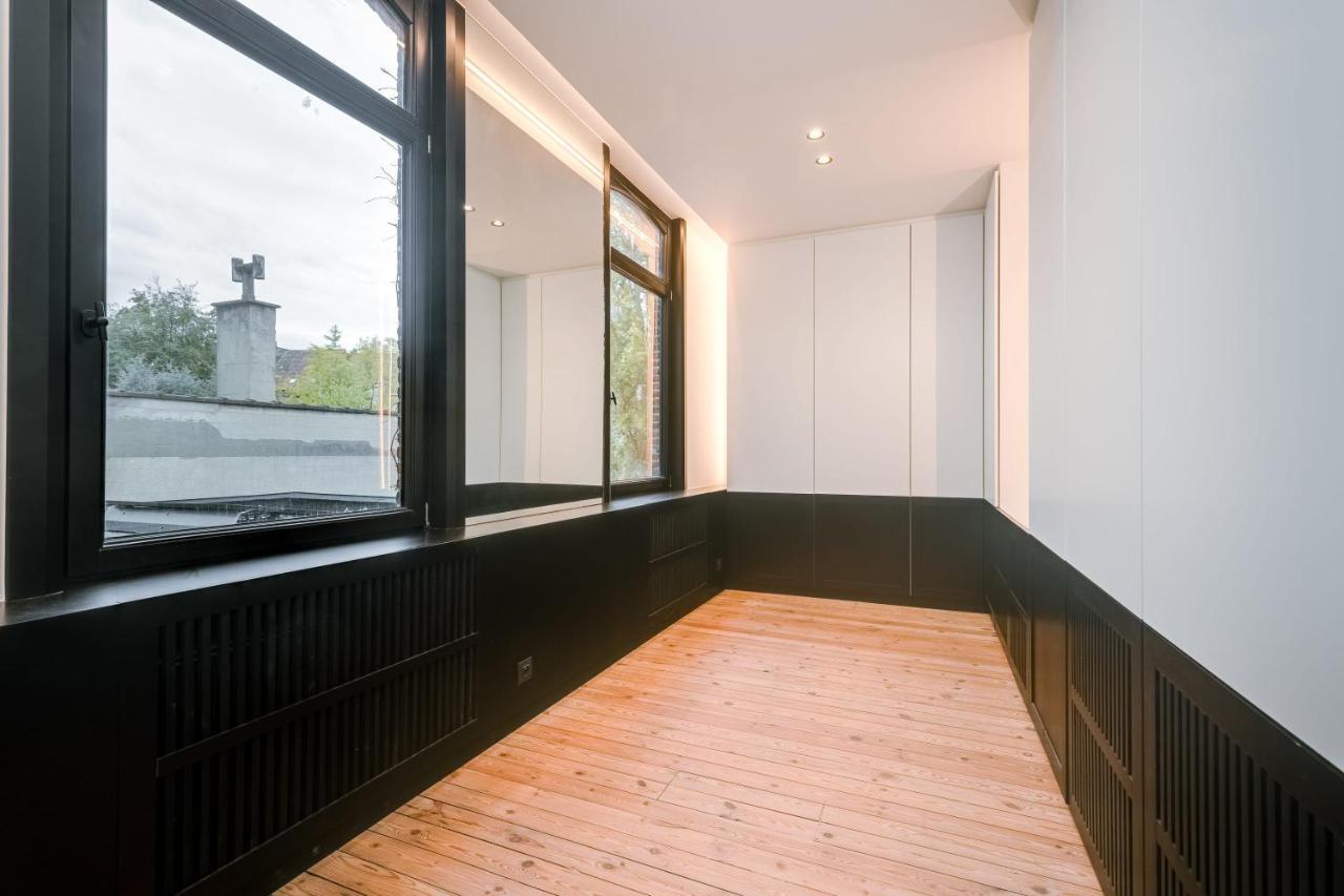 Beautiful Luxurious Mansion With Several Terraces 코르트레이크 외부 사진