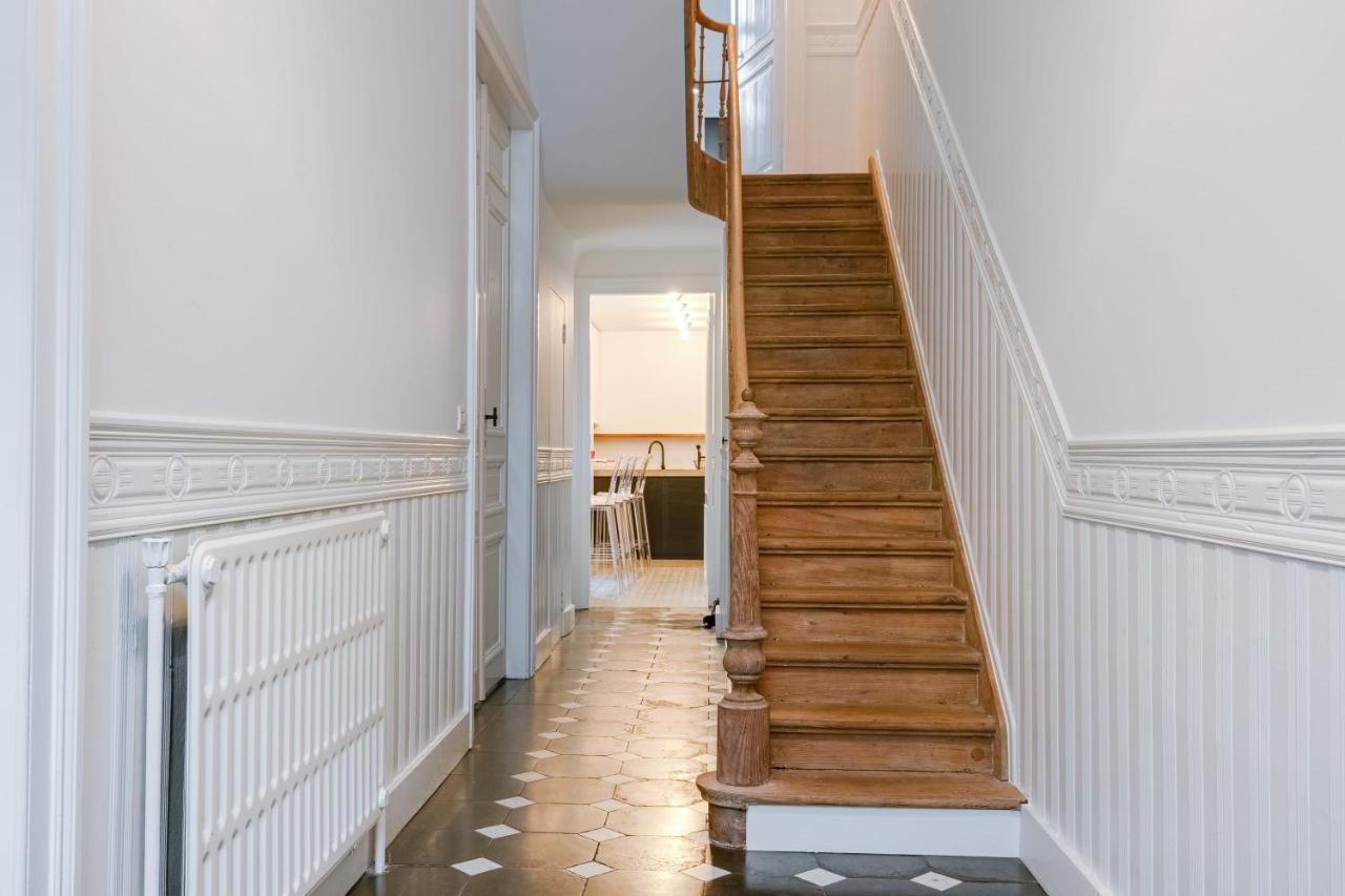 Beautiful Luxurious Mansion With Several Terraces 코르트레이크 외부 사진